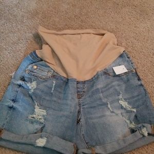 Maternity shorts
